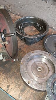 Prodám spojku, přírubu malotraktor mt8 150 32 - 9