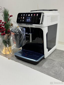 Kávovar Philips EP5500 LatteGo exclusive v bílé barvě - 9