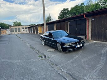 BMW E38 735i - 9