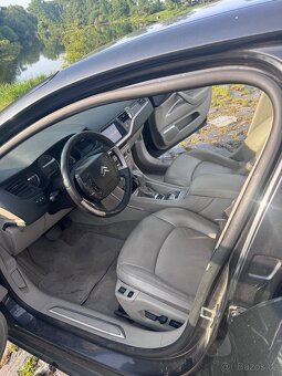 Citroën C5 3.0 HDi V6 177kW Exclusive, r. 2011, STK 2027 - 9