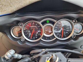 Suzuki GSX-R 1300 Hayabusa - 9