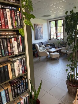 Zavíráme antikvariát - 9