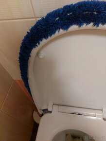 Natahovací tmavě modrý potah na WC prkénko 43 x 36 cm - 9