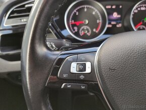 VW Touran DSG HIGHLINE 7 Míst FullLED KAMERA TAŽNÉ - 9
