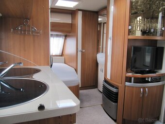 Prodám karavan Hobby 495 ufe,r.v.2013 + mover + předstan. - 9