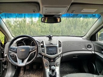 Prodám auto Chevrolet Cruze SW 1.8 benzin 2012 - 9