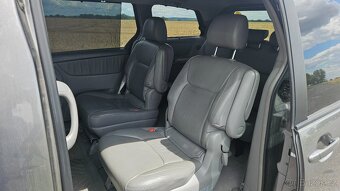 Toyota Sienna LXE AWD 184kw MPV - 9