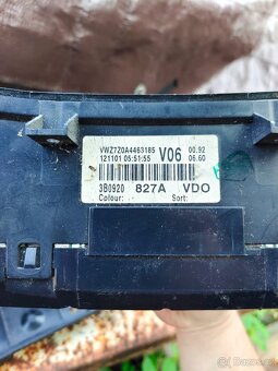 Prodám naftové budíky Passat - 9