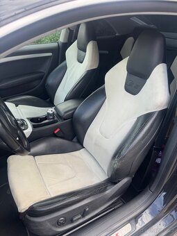 Audi S5 4.2 V8 Quattro | Manuál - 9