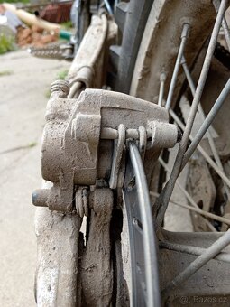 Husqvarna CR 250 - 9