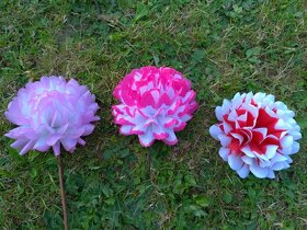 Umělé a voskované vazbové květy na aranžování - 9