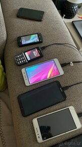 Prodám starši mobily - 9