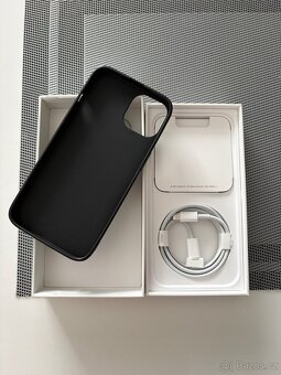 iPhone 13 blue 128 GB - 9