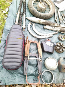 JAWA 250 / 559 typ 353/04 rozebraná k renovaci - 9