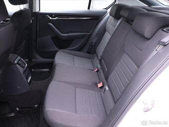 Škoda Octavia 1,8 TSI 132kW CZ Elegance (2014) - 9