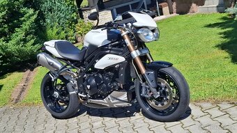 Triumph Speed Triple 1050 - 9