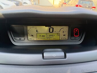 Citroën C4 Picasso 1.6i - 9