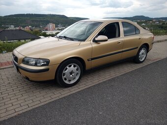 PRODÁM VOLVO S60 SEDAN 2.4i 103kW MANUÁL - 9