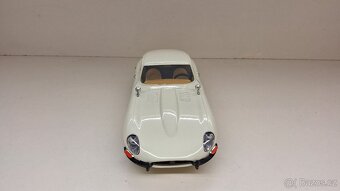 1:18 JAGUAR E COUPE, k - 9