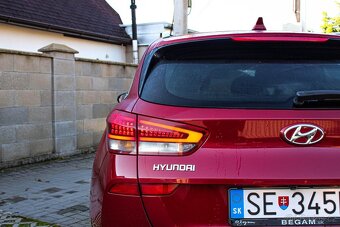 Hyundai i30 CW 1.6 CRDi mHEV Style DCT / AJ NA SPLÁTKY / - 9