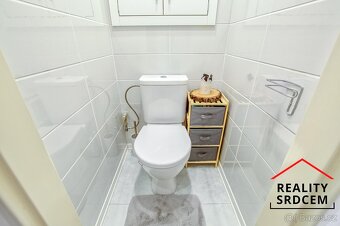 Pronájem moderního zařízeného bytu 1+1 s komorou, 39m2, ul. - 9