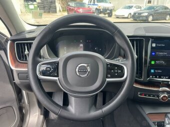 2023 Volvo XC60 B5 Plus Bright Theme AWD 2.0 - 9