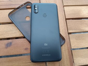 Mobil Xiaomi Mi A2 LTE Dual Sim RAM 4 GB, uložiště 64GB - 9