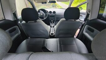 Prodám Seat Ibiza 6l 1.4 16v 55kw (2003) - 9