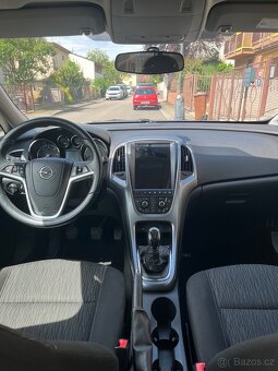 Opel Astra J 2014 - 9