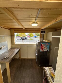 Prodám designový gastro stánek se strojem na výrobu zmrzliny - 9