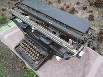 STARÝ PSACÍ STROJ REMINGTON 12 - 9