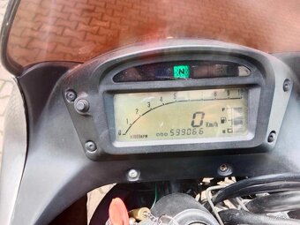 Suzuki XF 650 Freewind 35kw - 9