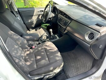 Toyota Auris COMBI- rv2013- 1.6 97kw- 112000km - 9