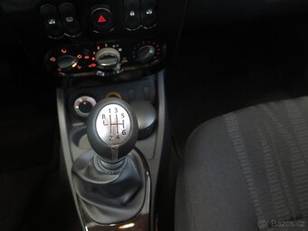 Dacia Duster 1.6 16V, 4x4, klima,1.majitel, 2x kola - 9