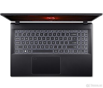 Nový Acer Nitro - herní notebook - 9