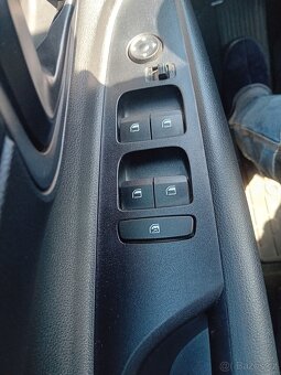 Prodám Hyundai i20 . - 9