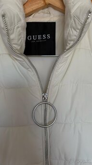 Bílá bunda Guess, vel. S - 9