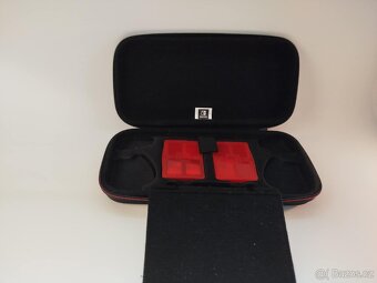 Prodám Nintendo Switch, 2 hry a puzdro - 9