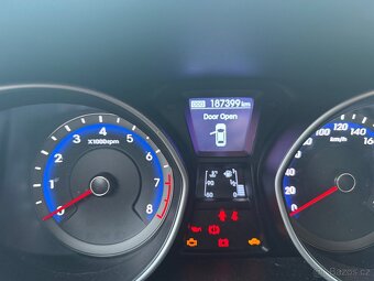 Bouraný Hyundai I30 combi - 9