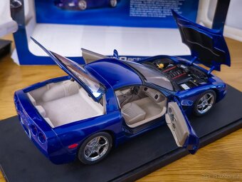 Chevrolet Corvette C5 1:18 AutoArt - 9