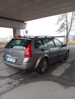 Renault - 9
