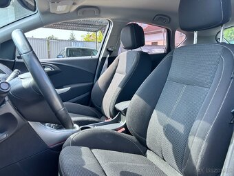 Opel Astra J 1,6 16V, 2009, tyrkysová, najeto 135.386 km - 9