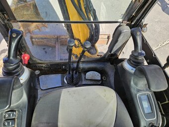 Pásový minibagr JCB 8035 - 9
