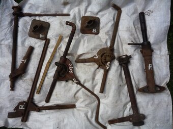 prodám  - Sada vysouvacích podpěrných tyčí /stanové - cvičeb - 9