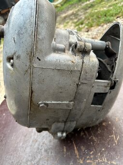 Predám motor JAWA 250/559 panelka pretáča a radí - - 9