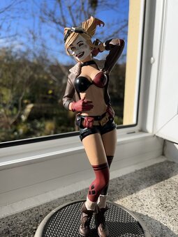 Harley Quinn - DC Bombshells - 9