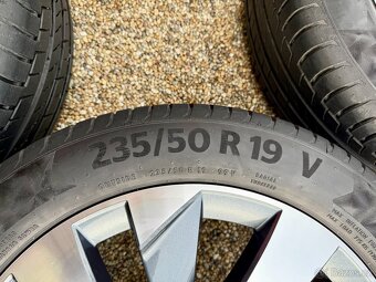 Originální ale sada HALTI 19" s pneu Continentál Kodiaq 2 - 9