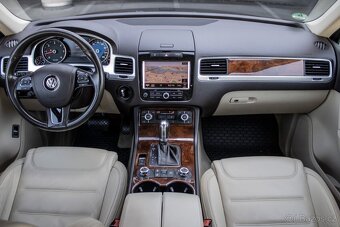 Volkswagen Touareg II 3.0 V6 TDI - 9