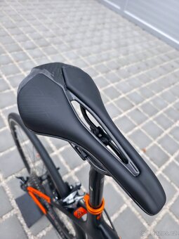 Silniční kolo KTM Revelator Carbon 2018 – velikost 55cm (M) - 9
