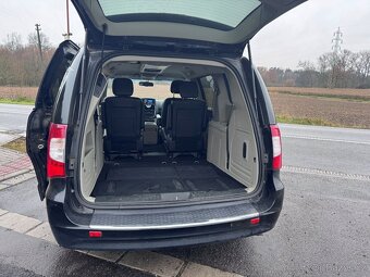 Chrysler Town Country 3,6 RT Penta DVD 2014 - 9